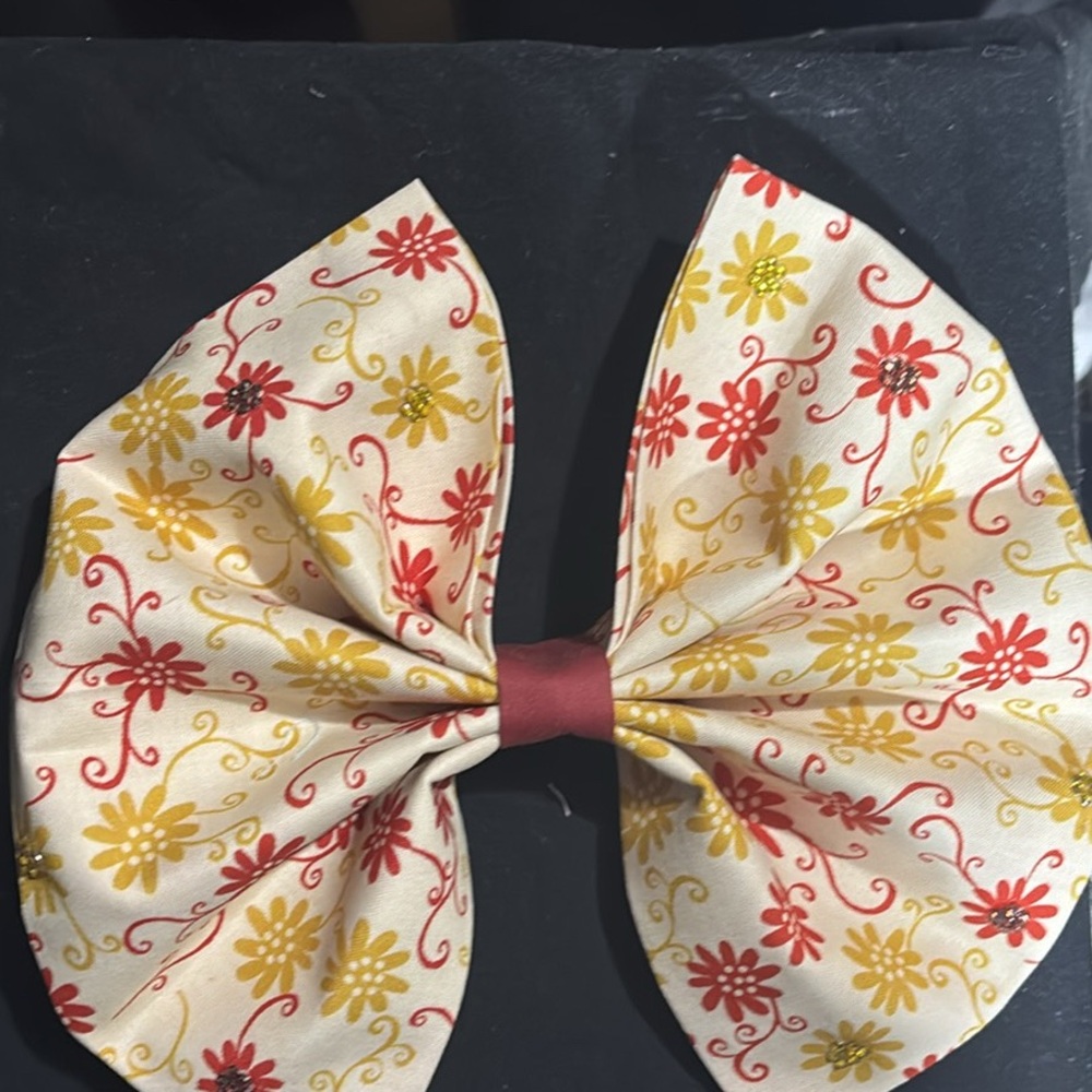 Floral Bow Hair Accessory - Picture 4 of 4